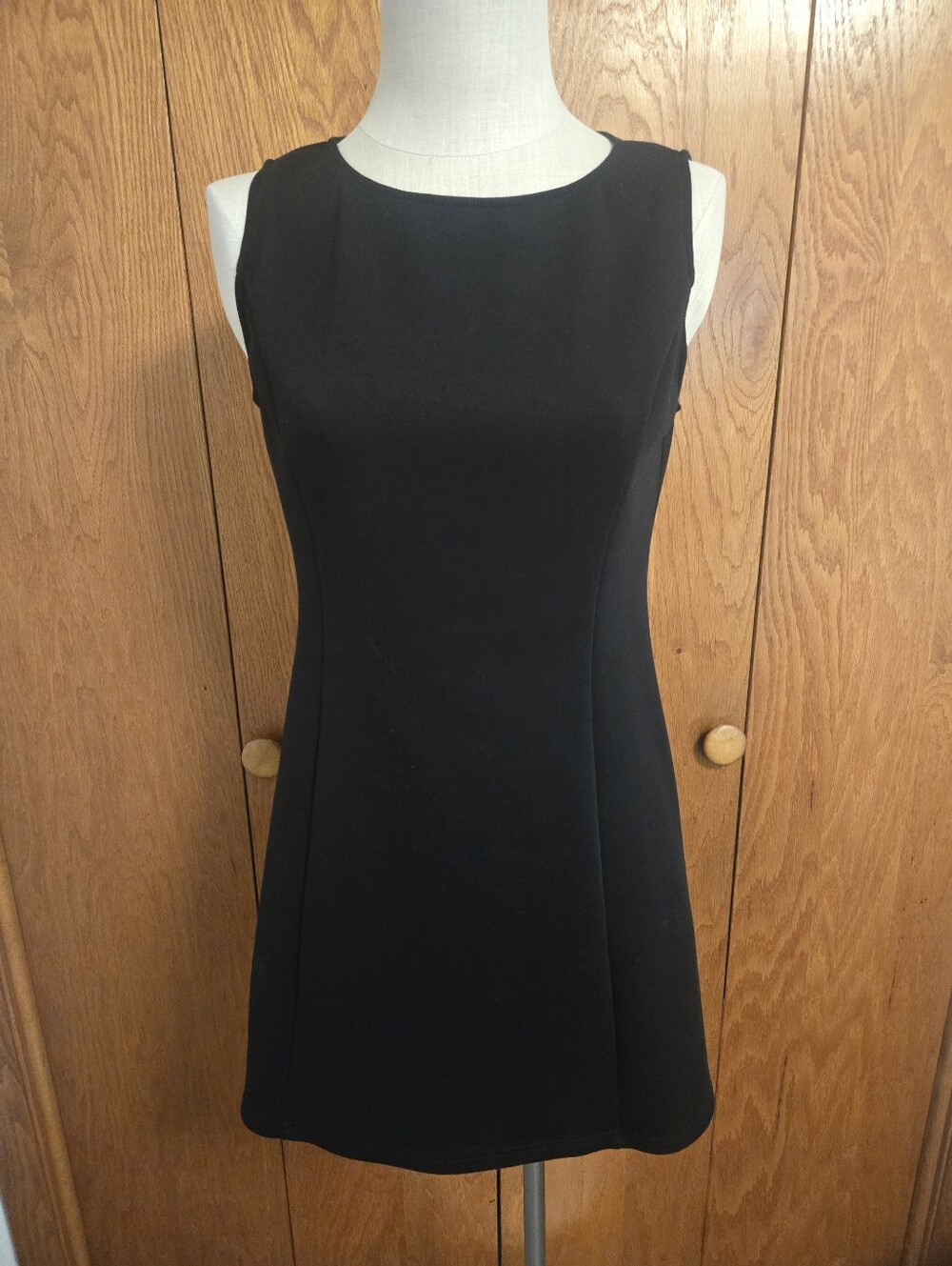 WIHOLL Classic Black Sleeveless Sheath Dress - Size Large.